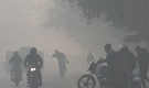Delhi AQI: Air quality remains in 'severe' category as thick smog blankets national capital Delhi AQI: Air quality remains in 'severe' category as thick smog blankets national capital