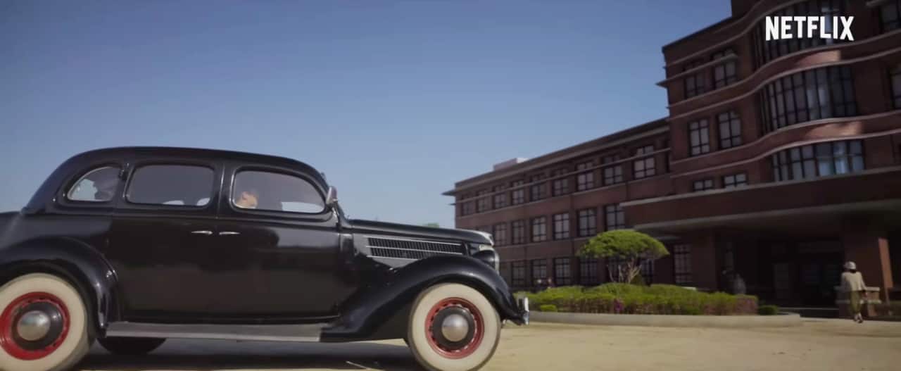 Set during the turbulent last months of the War, Gyeongseong Creature follows Tae-sang (Park Seo-Joon) and Chae-ok (Han So-Hee) as they try to rescue and break out inmates/patients out of the mysterious but verifiably ominous Ongseong hospital.