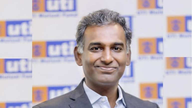 Daily Voice | Why this fund manager is bullish on IT stocks, remains overweight on private banks - Vimarsana News