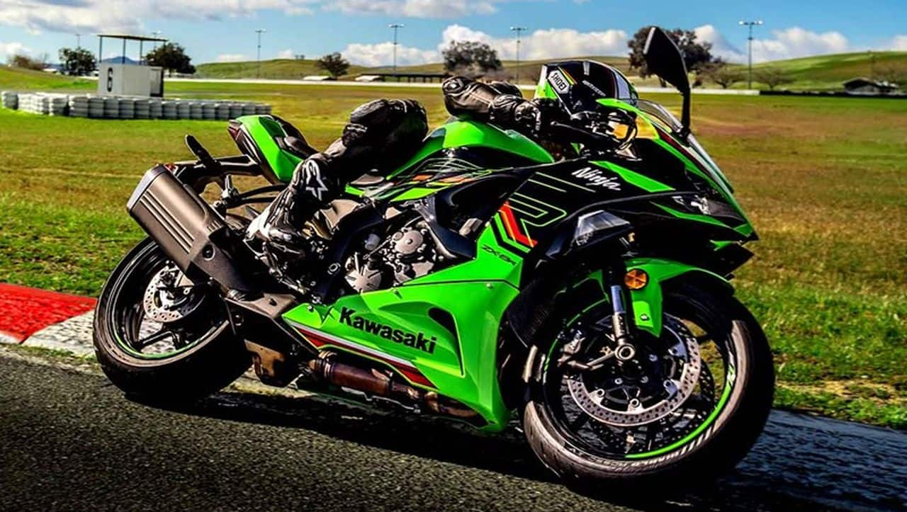 KAWSAKI NINKA ZX6R 注目ブランドのギフト - バイク車体