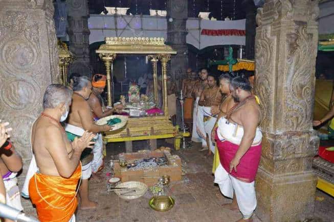 Meenakshi Amma Temple, Madurai. 