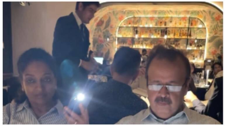 Restaurant slammed after Indian parents use flashlight to read menu. Watch - Vimarsana News