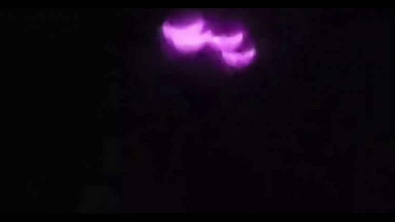 Flight attendant captures mysterious pink UFO on camera: 'I couldn't see it with bare eyes' - Vimarsana News