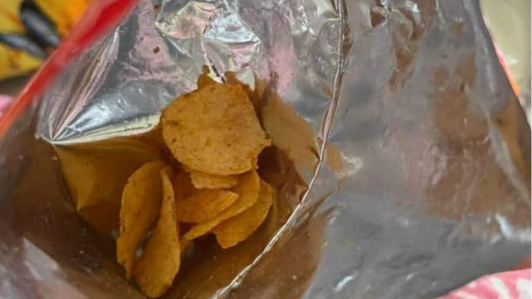 'Literally 5 chips for Rs 10': Disgruntled customer shares pic of packet - Vimarsana News
