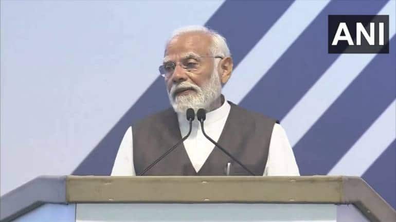 'Aisa hota rehta hai,' PM Modi tells Siddaramaiah as crowd chants 'Modi, Modi' at Boeing event - Vimarsana News