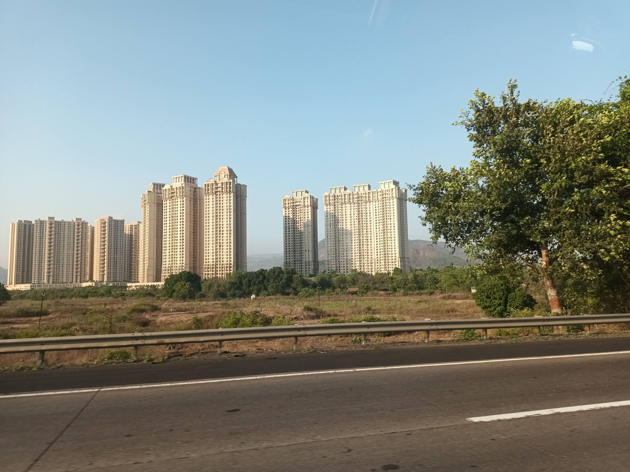 Rs 1 crore budget? Should you buy a 3 BHK in Panvel or 1 BHK in Mumbai?