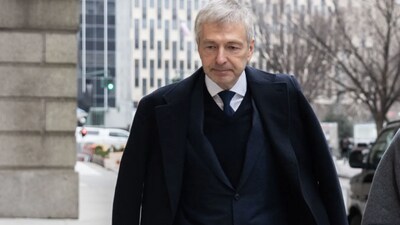Russian tycoons are studying how Alisher Usmanov and Mikhail Fridman were removed from EU sanctions, amid legal battles and diplomatic lobbying.