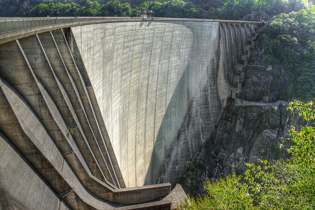 Verzasca Dam, Ticino, Switzerland. (Photo: Wikimedia Commons)