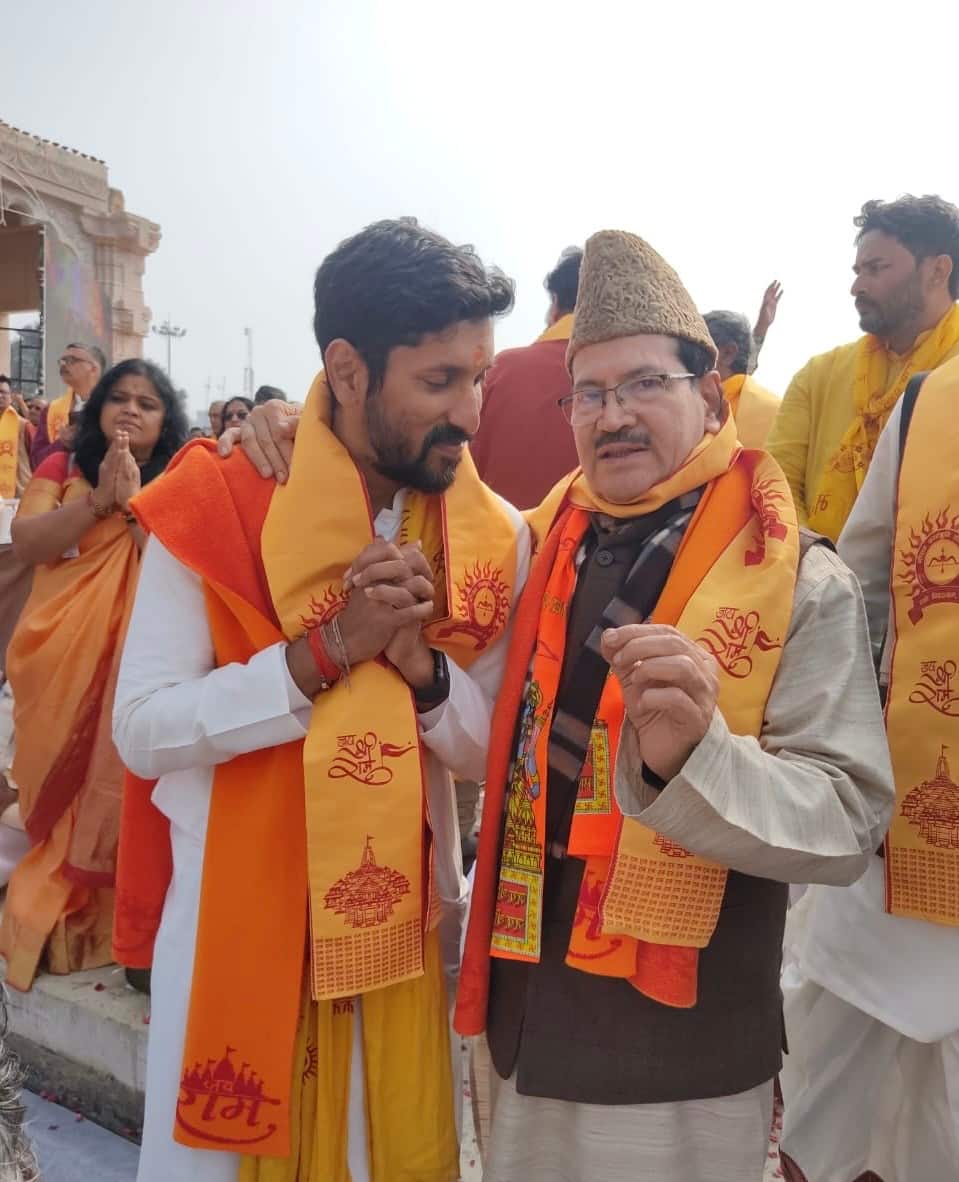 Firoz Bakht Ahmed with Lord Ram idol sculptor Arun Yogiraj at the consecration ceremony. 