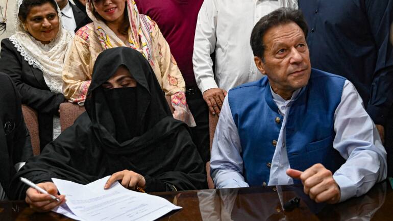 Imran Khan, wife sentenced to 14 years in jail in Toshakhana case - Vimarsana News