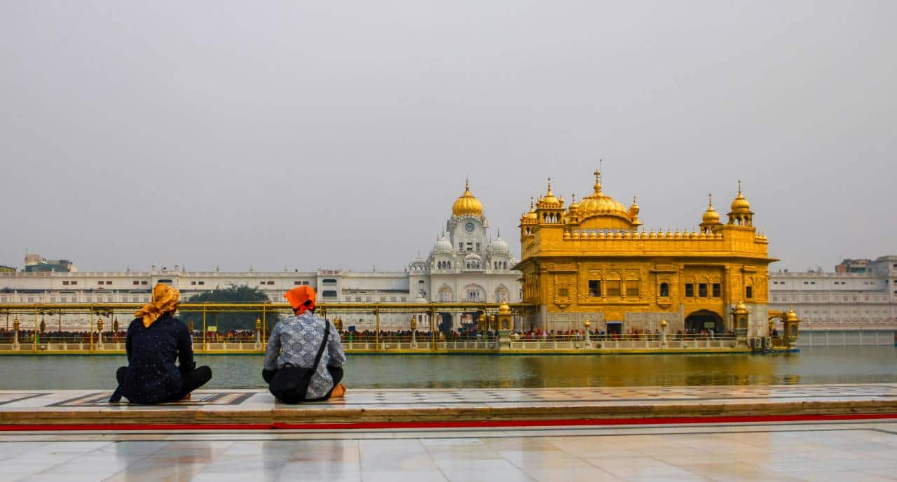 Rod attack at Golden Temple injures devotees; suspects apprehended