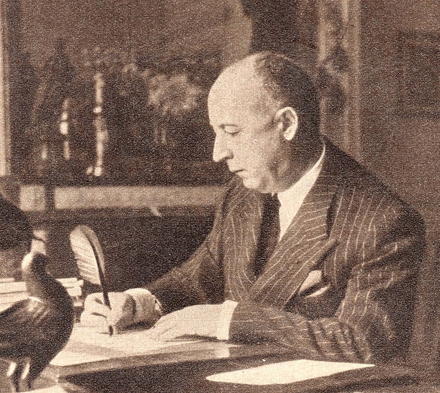 Christian Dior in 1954 (Wikimedia Commons)