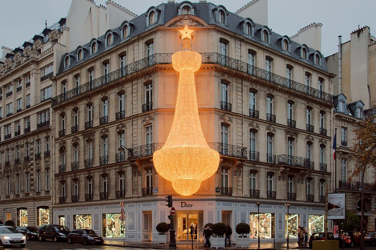 Dior store on Avenue Montaigne, Paris. (Wikimedia Commons)