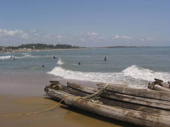 Covelong beach in Tamil Nadu is a surfer's paradise. (Photo: Wikimedia Commons)