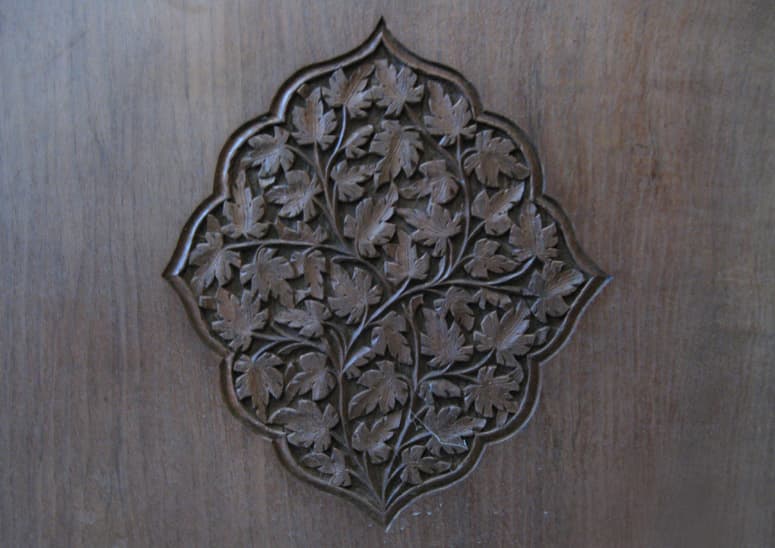 Kashmir walnut wood carving has a GI tag. (Photo via Wikimedia Commons 2.0)