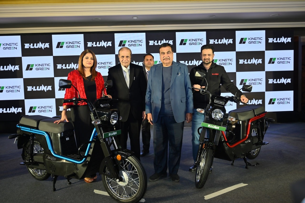 Kinetic Green rolls out E-Luna at Rs 69,990, aims to sell 1 lakh units in FY24-25 Kinetic Green rolls out E-Luna at Rs 69,990, aims to sell 1 lakh units in FY24-25