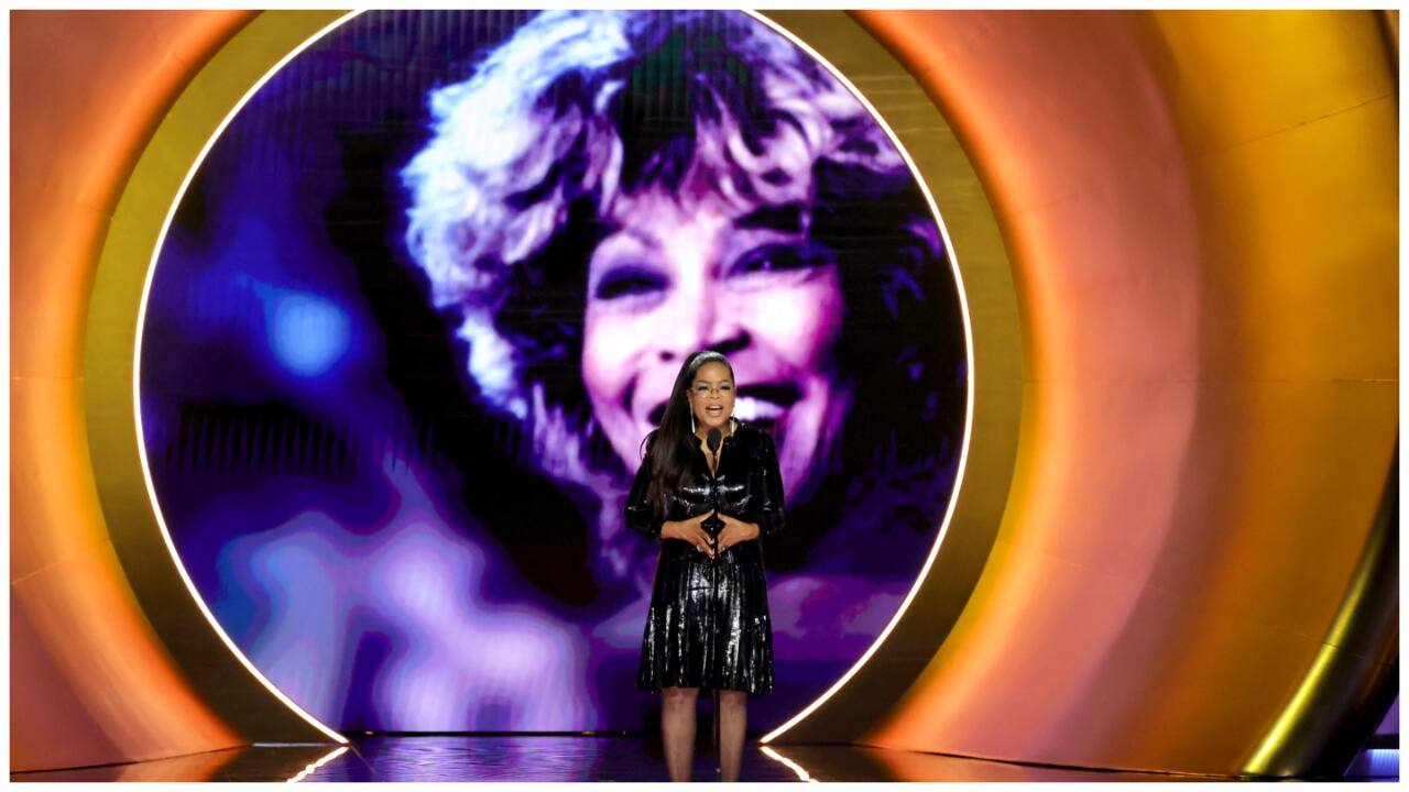 Oprah Winfrey paid tribute to her longtime friend Tina Turner, who was honored by a rollicking performance of the classic &quot;Proud Mary&quot; by Fantasia.