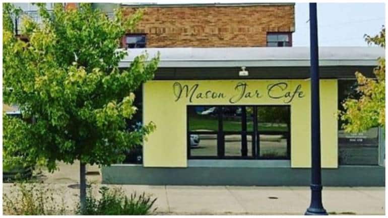 US waitress fired days after getting Rs 8.29 lakh tip from customer. Cafe calls it 'business decision' - Vimarsana News