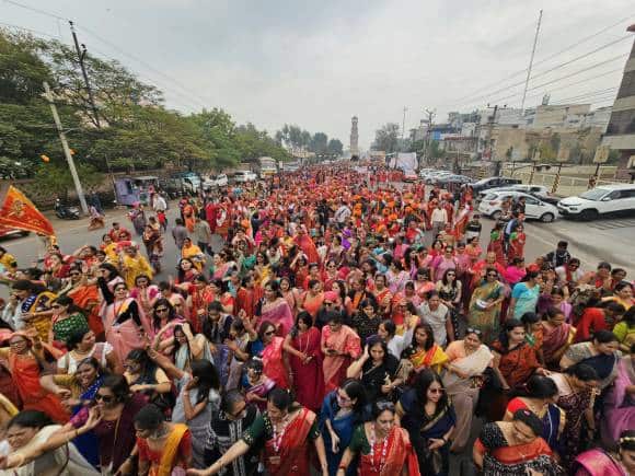 'One Bharat Sari Walkathon' flagged off by Union Minister Darshana Jardosh in Kota - Vimarsana News