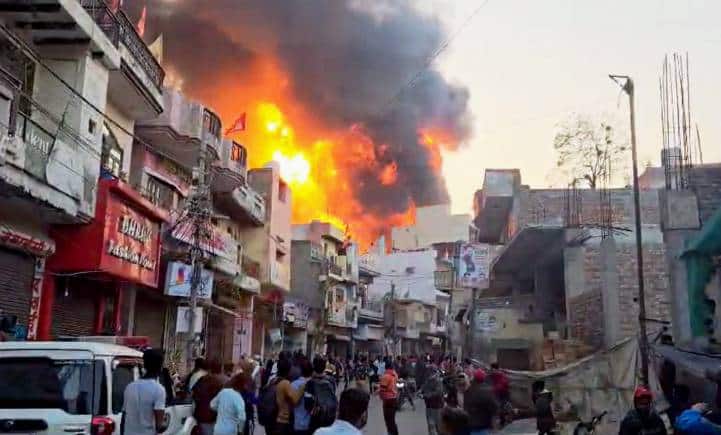 Delhi fire probe: Huge quantity of inflammable chemical found in Alipur factory, says police FIR - Vimarsana News