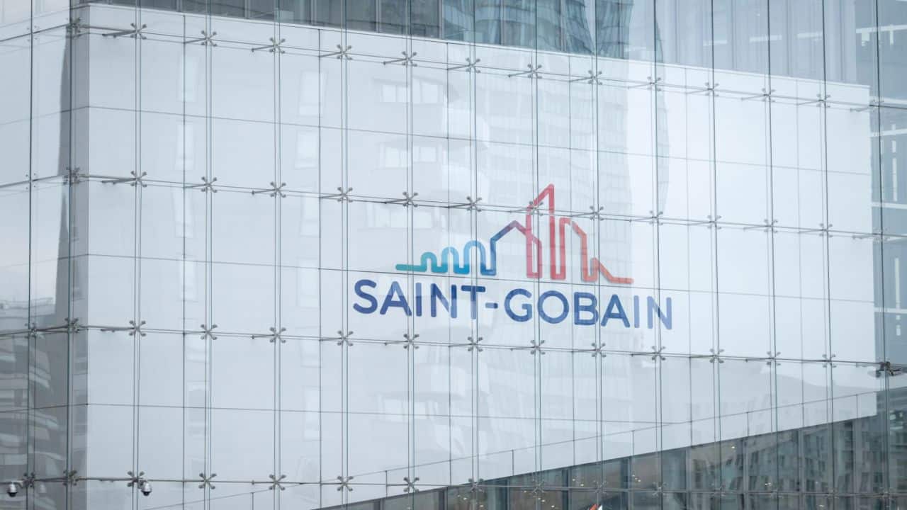Saint Gobain considers buying Australian rival CSR