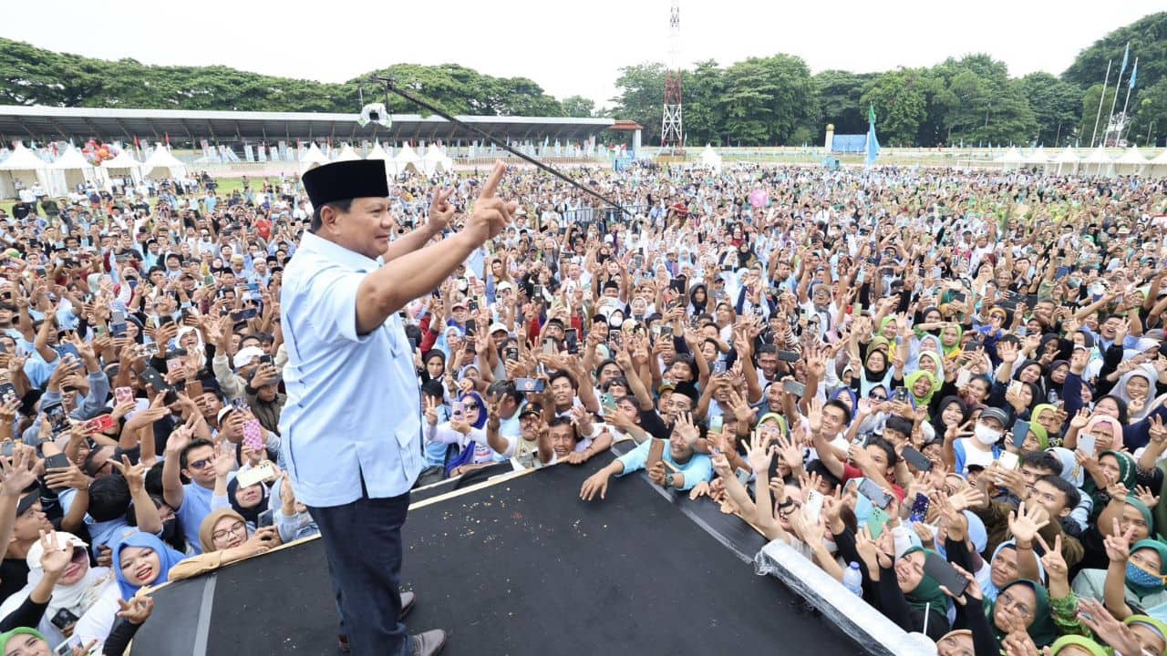 Subianto and several members of Kopassus were banned from travelling to the United States for years over the alleged human rights abuses they committed against the people of Timor-Leste. In 2019, Widodo brought Subianto into his cabinet as defence minister and it was then that the ban got lifted.