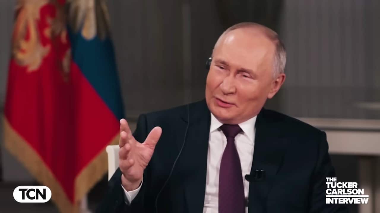 Vladimir Putin berada di jalur yang tepat untuk memenangkan pemilu Rusia tanpa penantang nyata