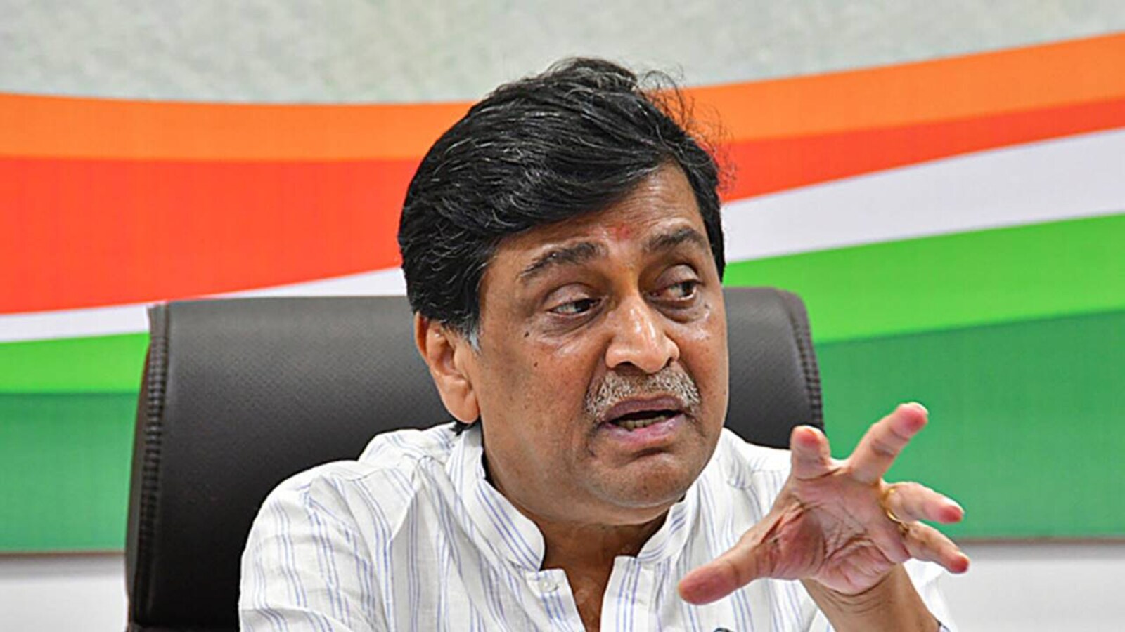 Ashok Chavan's Exit: Congress fails to arrest plummeting morale of both  leaders and rank-and-file