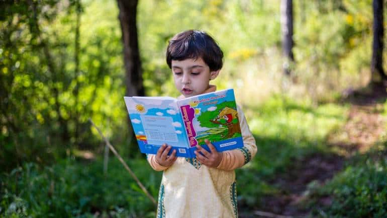 How to enjoy reading like children do - Vimarsana News