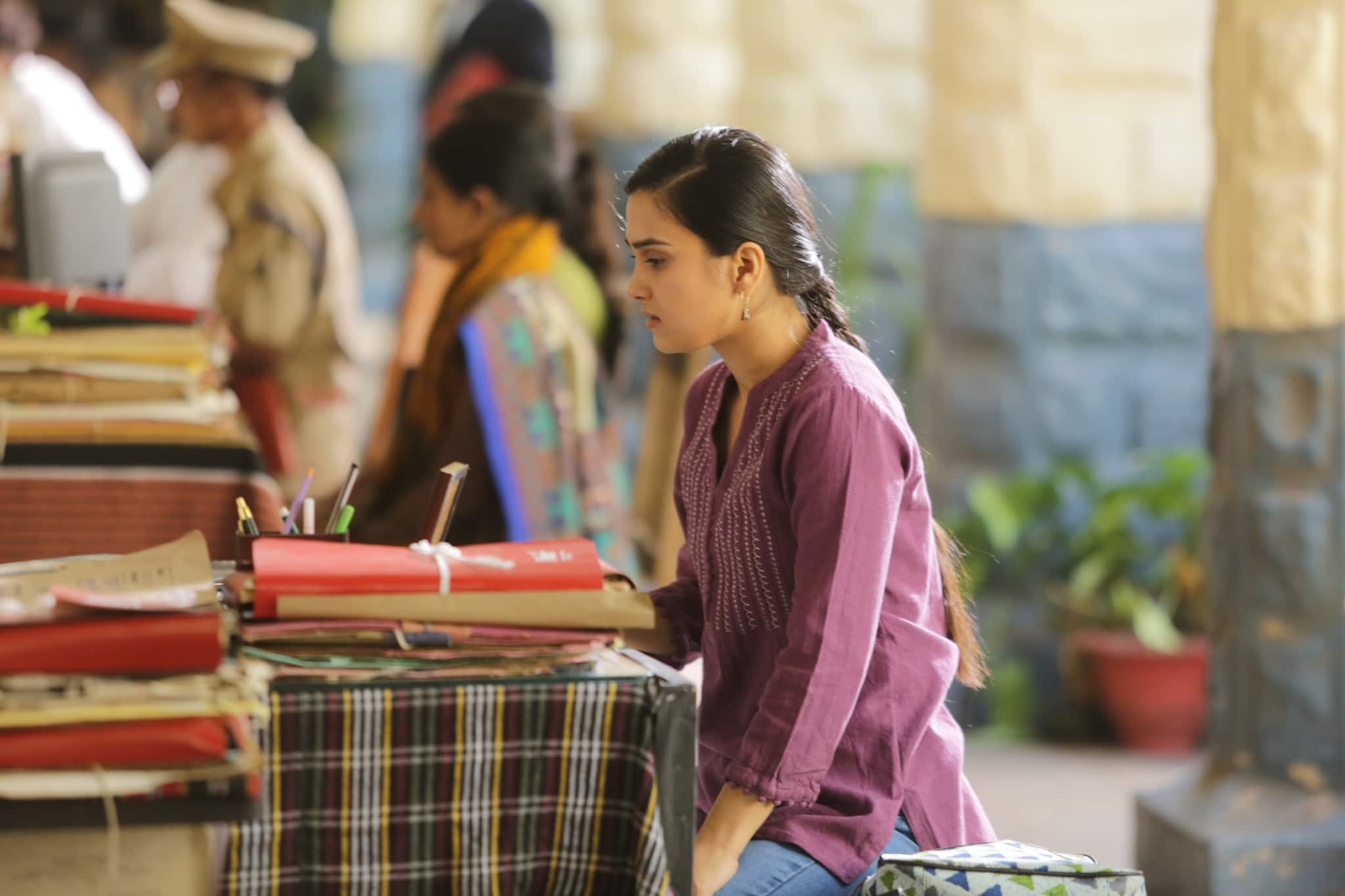Anushka Kaushik in Patna Shuklla on Disney + Hotstar. (Image courtesy Disney+Hotstar)