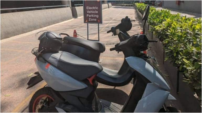 Man shares pic of separate outside parking for EVs in Bengaluru's Nexus Mall. Ather Energy exec reacts - Vimarsana News