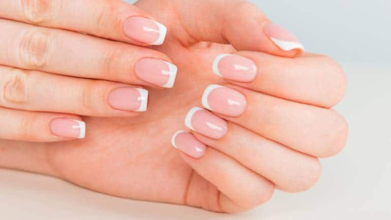 What do your fingernails say about you? Key signs can reveal clues to your  overall health | Daily Mail Online