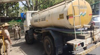 A water tanker was seen entering Karnataka CM Siddaramaiah's office-residence, Krishna, on Kumarakrupa Road on Tuesday.