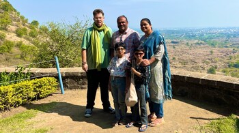 Fozzie with his hosts in Maharashtra's Aurangabad. (Image credit: @Fozzietheauzzie/X)