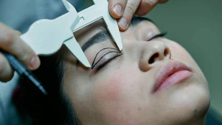 Chinese teen spends Rs 4.6 crore on 100 plastic surgeries. One more could 'ruin' her, say doctors - Vimarsana News