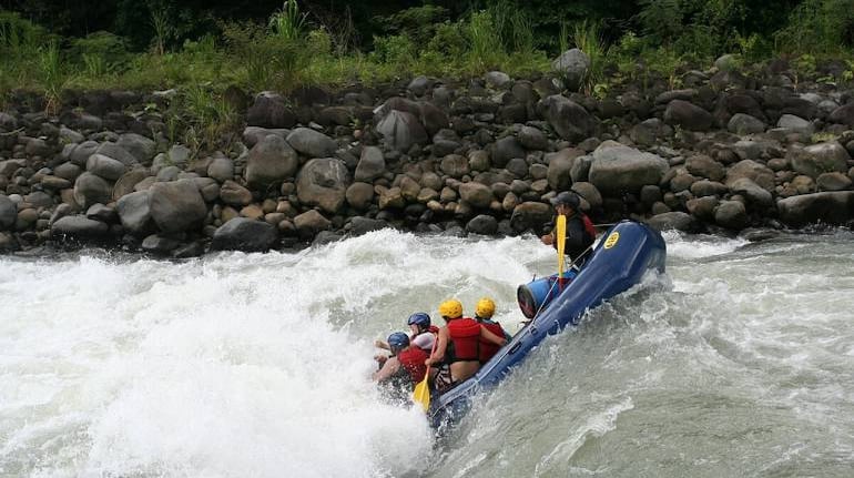 Pacuare river rafting in Costa Rice. (Photo: Wikimedia Commons)