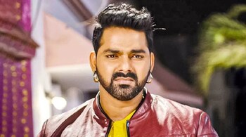 Pawan Singh, a well-known figure in the Bhojpuri entertainment industry, has graced the screen in multiple films, such as "Pratigya," "Dacait," "Ziddi Aashiq," and "Pratigya 2."