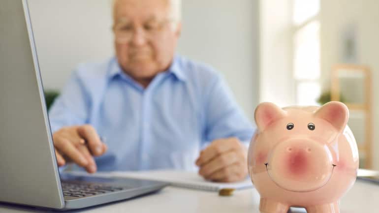 SEBI asks mutual funds why elderly citizens were sold small-cap schemes - Vimarsana News