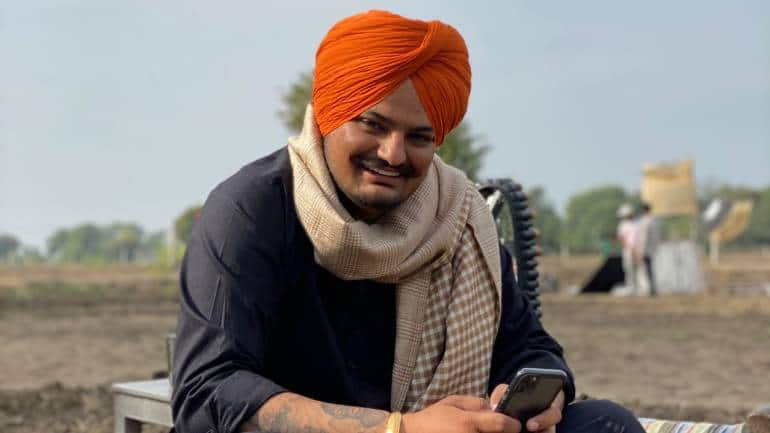 Doctors play Sidhu Moosewala songs to calm young fan during surgery in Punjab - Vimarsana News