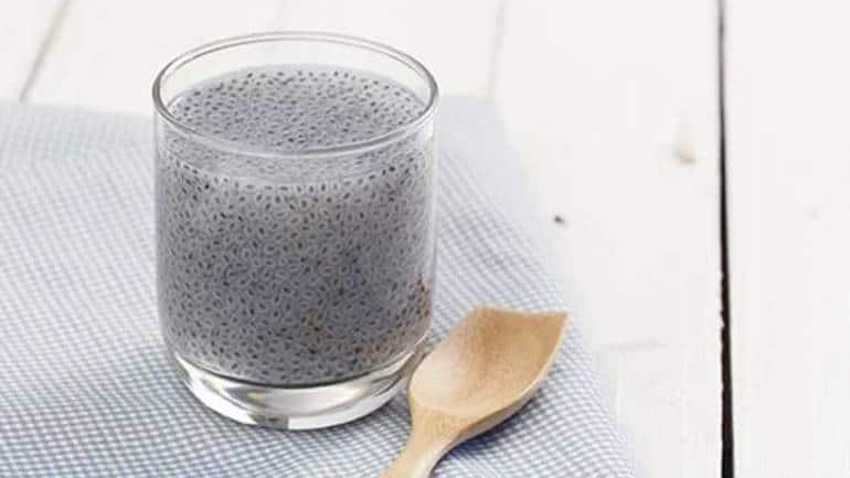 7 Health Benefits Of Consuming Chia Seeds Soaked Water Daily