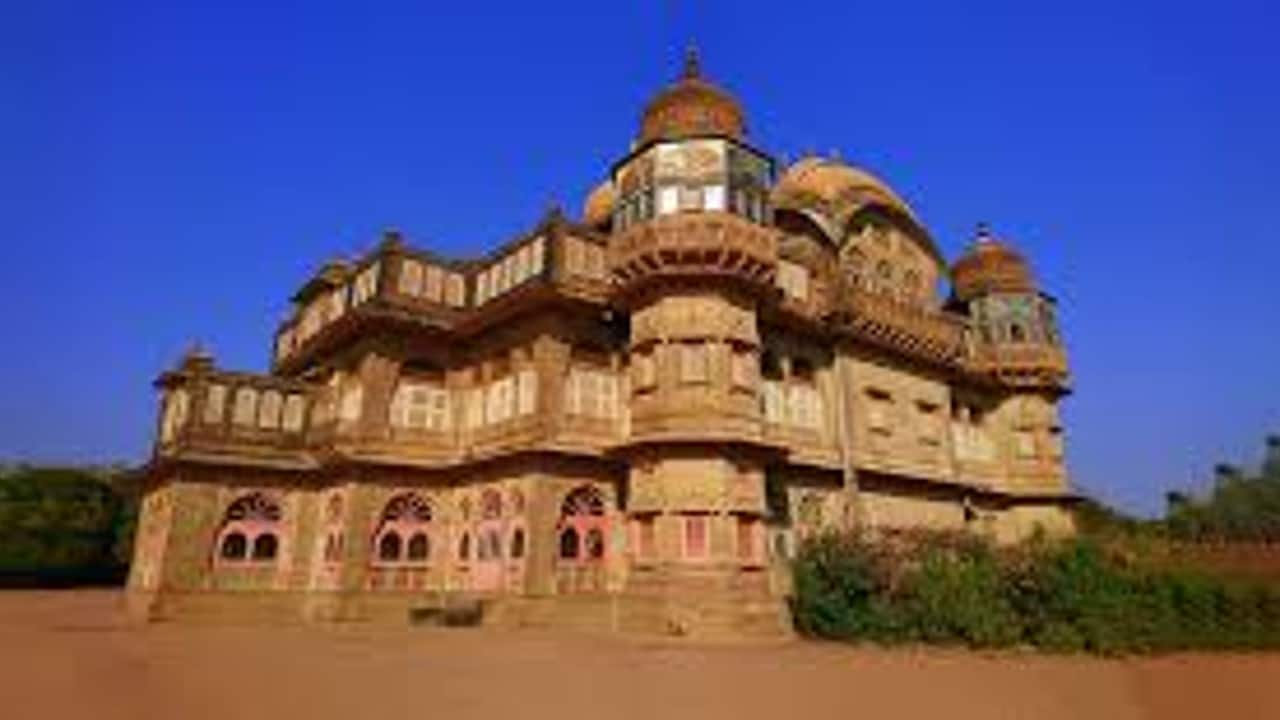 4 must-visit palaces of India 4 must-visit palaces of India