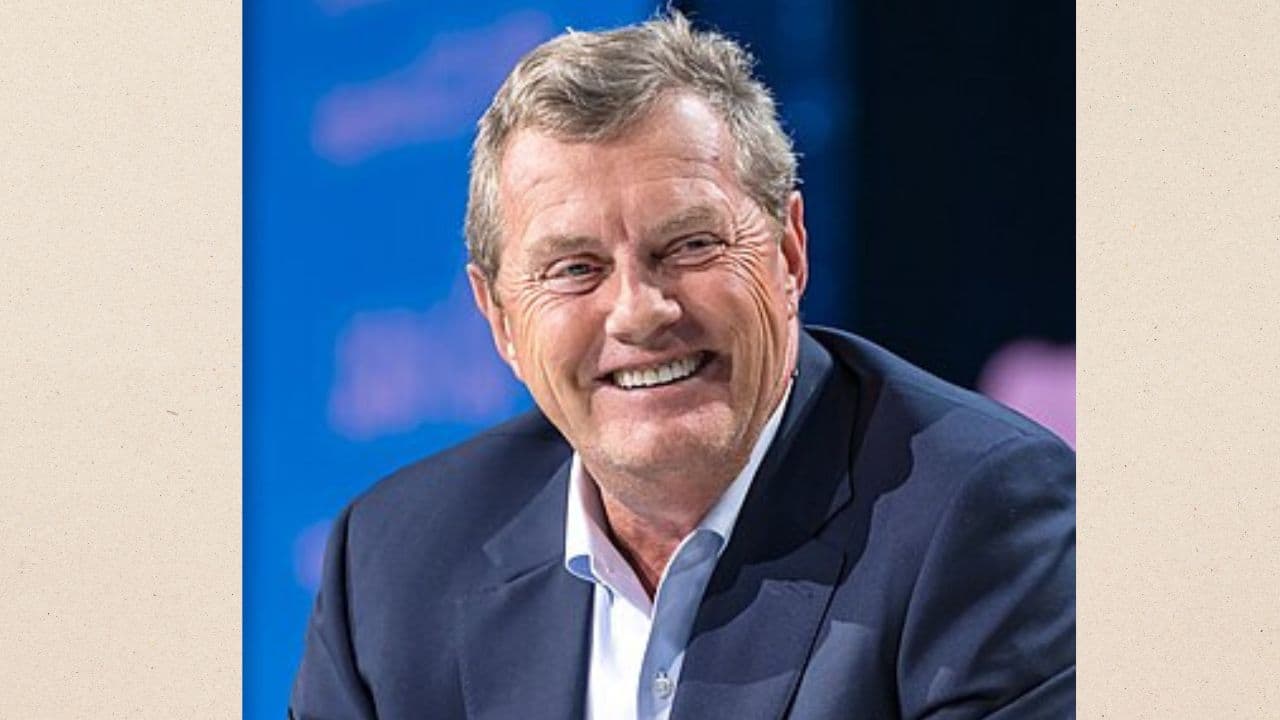 Snowflake CEO Steps Down From Post Richer Than Tim Cook or Satya Nadella