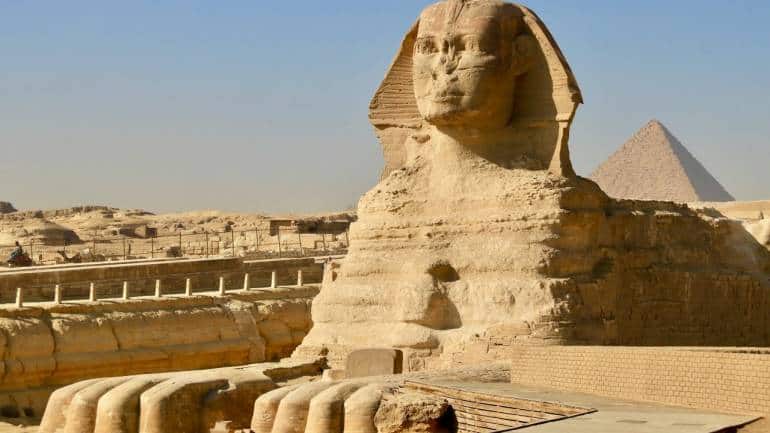 Sphinx and Pyramid of Giza in Egypt. (Photo: Hongbin via Unsplash)