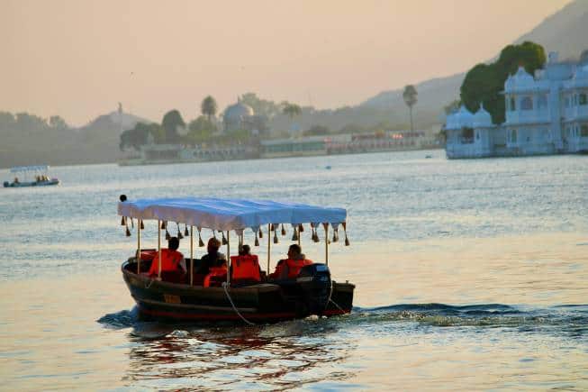 Boating on Lake Pichola, Udaipur, Rajasthan. (Photo: Vikram Chouhan via Unsplash)