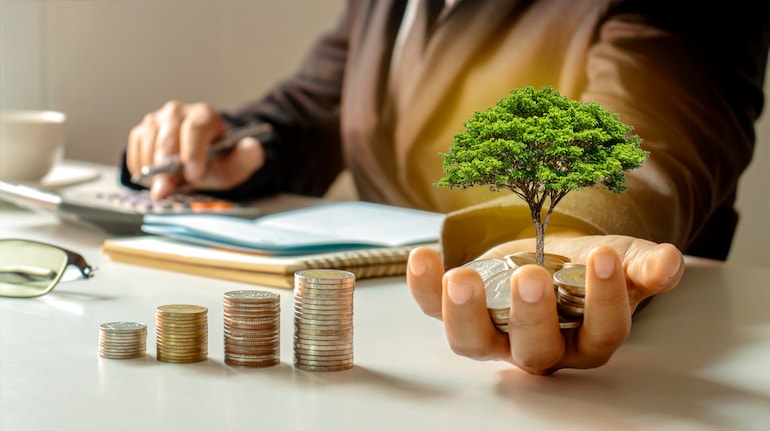 Seven money resolutions for a financially secure 2025