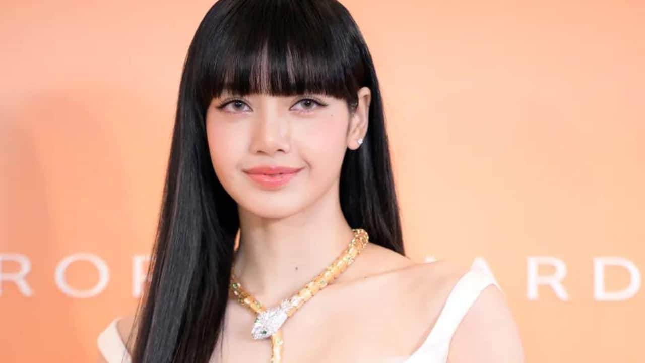 BLACKPINK's Lisa goes on a romantic stroll with rumoured boyfriend Frédéric Arnault in Paris; pictures go viral