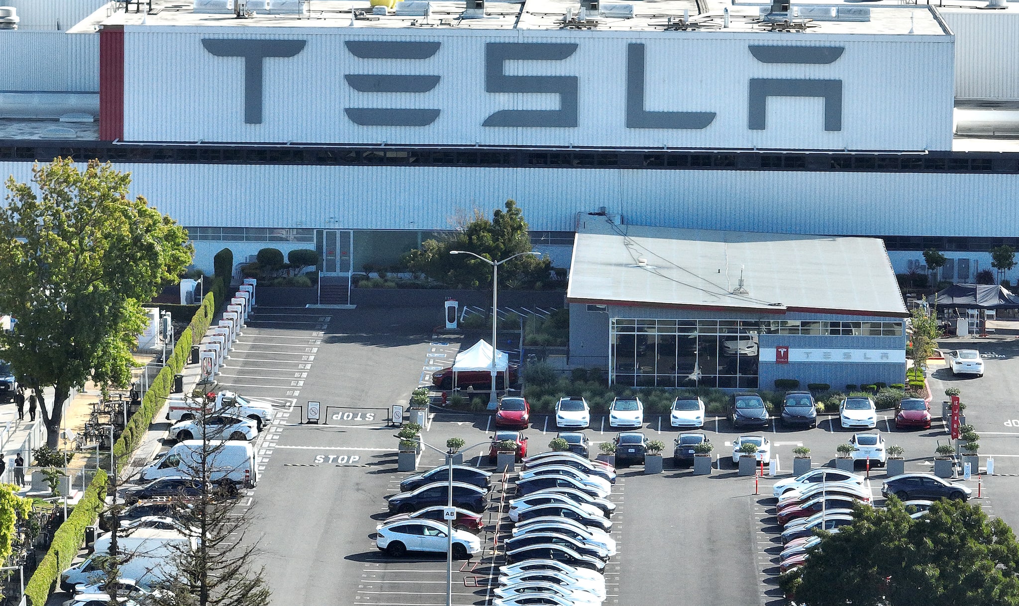Tesla Wants to Cut 601 More Jobs in California, According to A Filing with The Government!