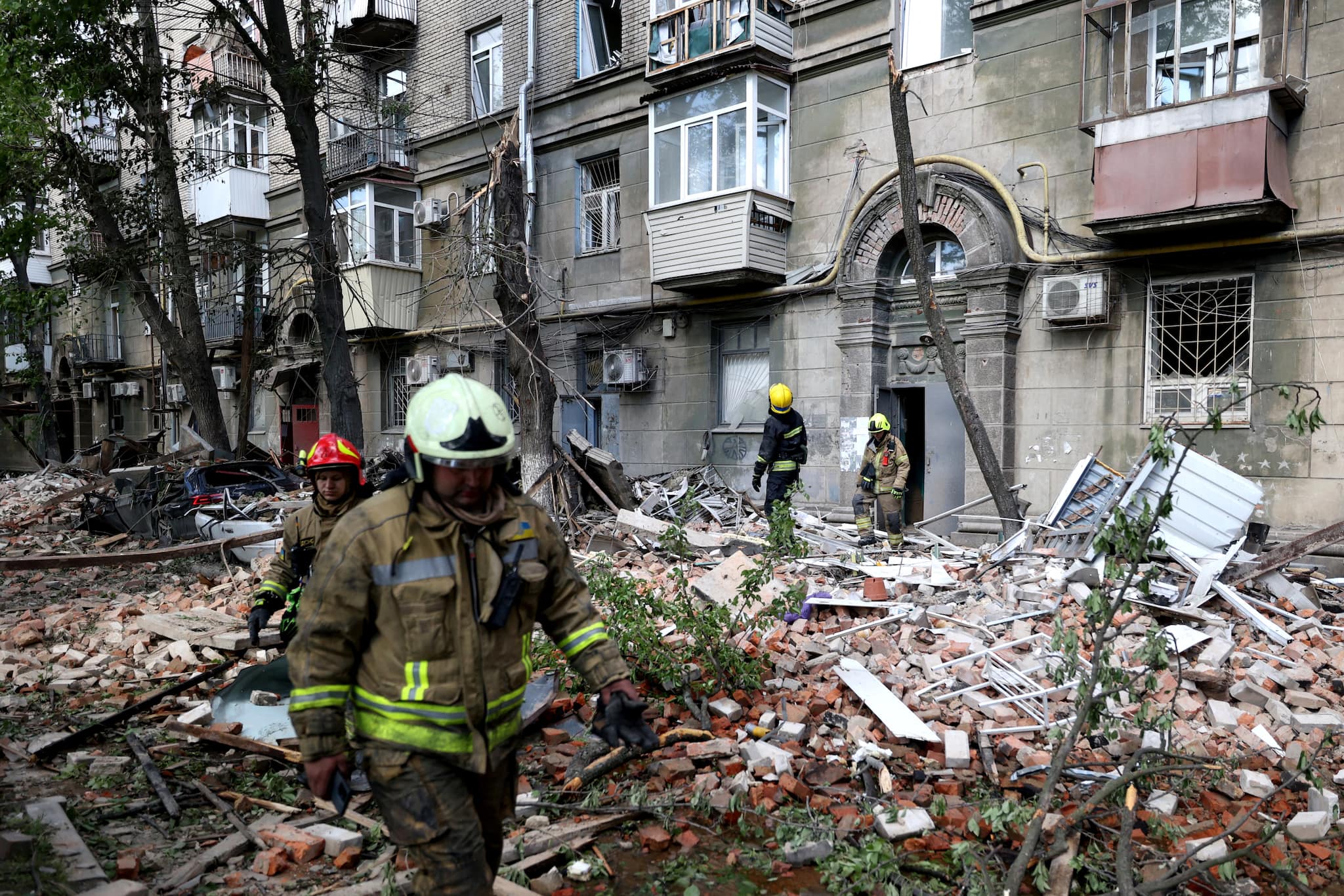 Ukraine conflict escalates: Eight dead in Russian strikes as Kyiv ...