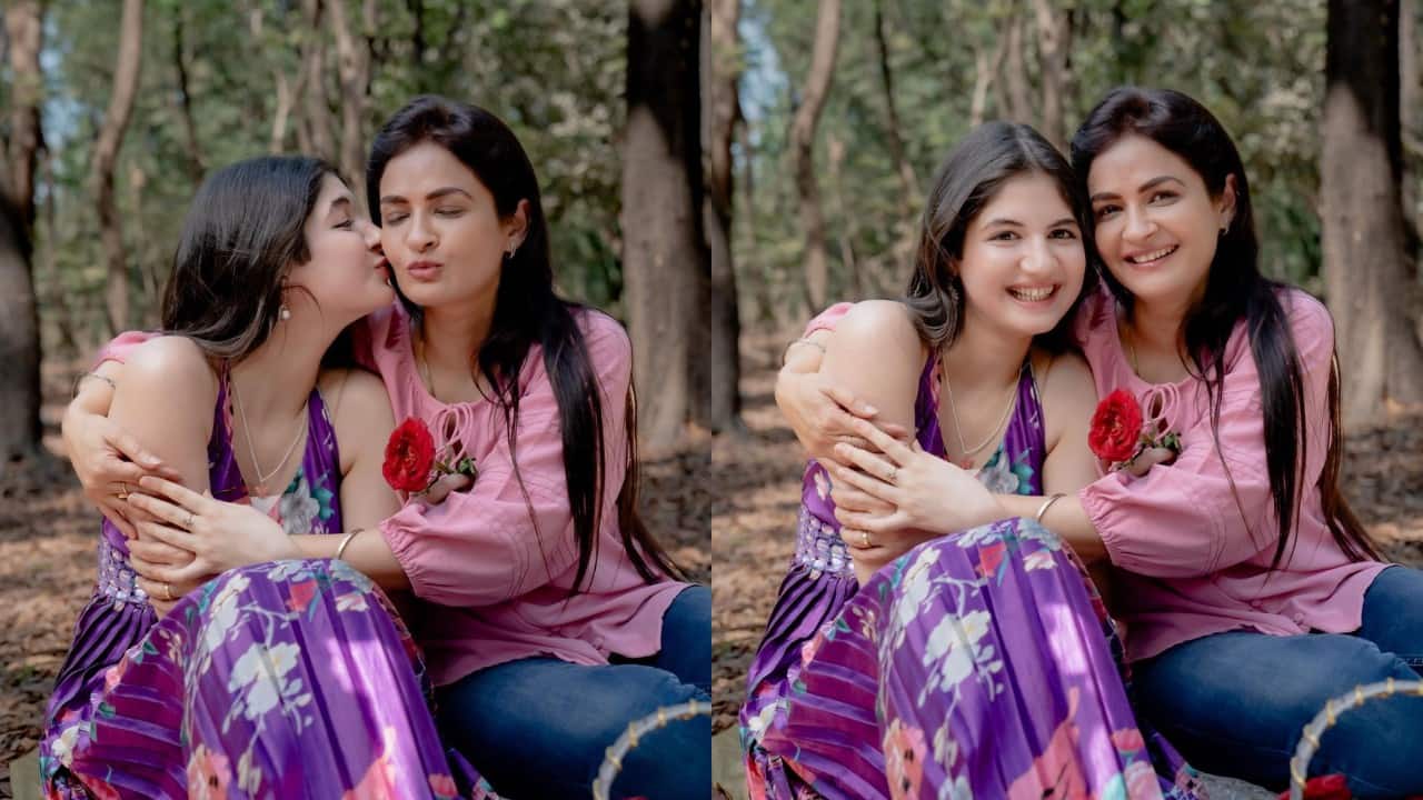 'Bajrangi Bhaijaan' fame Harshaali Malhotra's adorable picture with real mom goes viral, see