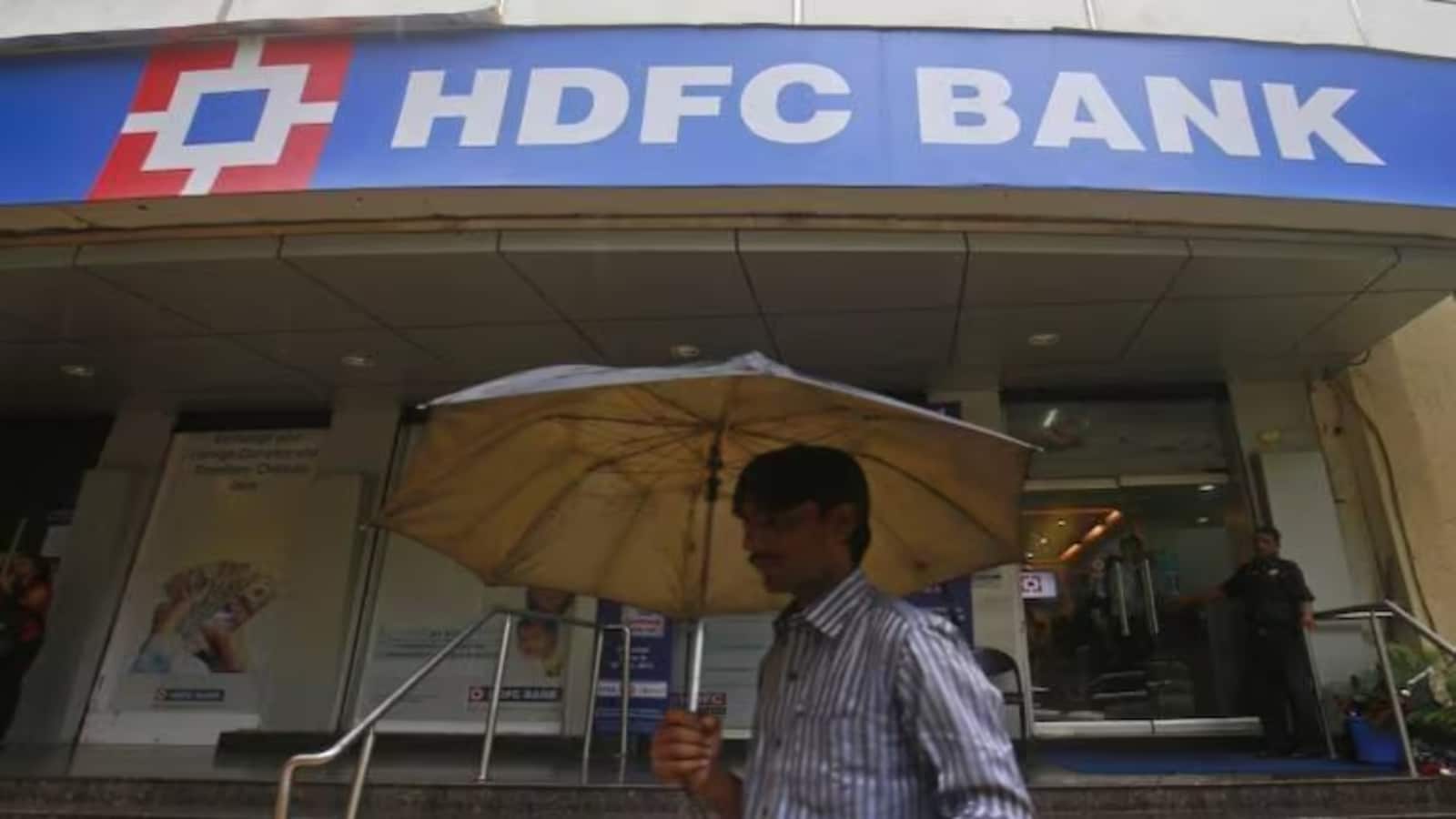 HDFC Bank slips nearly 1% after board fines CEO, CFO over MSRDC matter